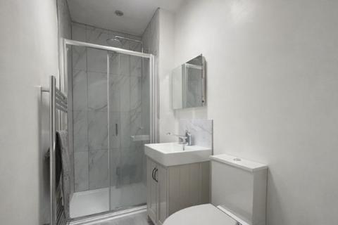 3 bedroom terraced house to rent, Manor Road North, Sholing, SOUTHAMPTON