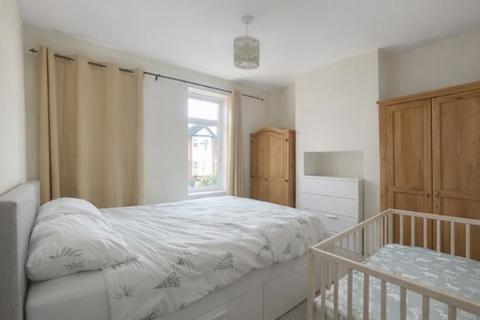 3 bedroom terraced house to rent, Manor Road North, Sholing, SOUTHAMPTON