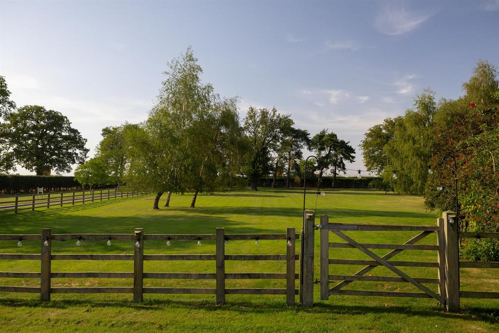 Parkland Paddock