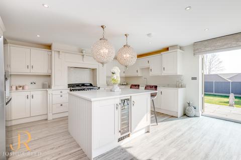 4 bedroom detached house for sale, Allard Way, Broxbourne EN10