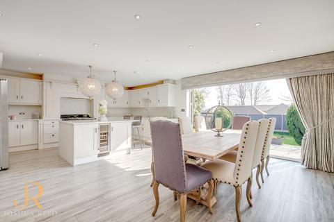 4 bedroom detached house for sale, Allard Way, Broxbourne EN10