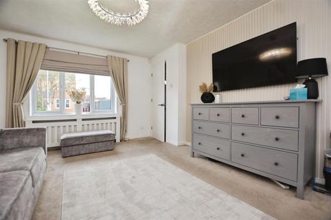 3 bedroom semi-detached house for sale, Ivy House Court, Scunthorpe
