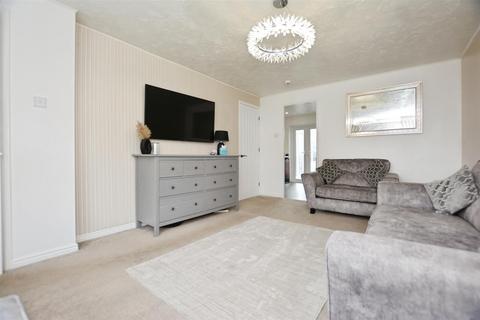 3 bedroom semi-detached house for sale, Ivy House Court, Scunthorpe
