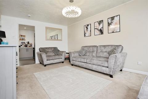 3 bedroom semi-detached house for sale, Ivy House Court, Scunthorpe