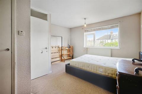 1 bedroom flat for sale, Kingston Road, Teddington TW11