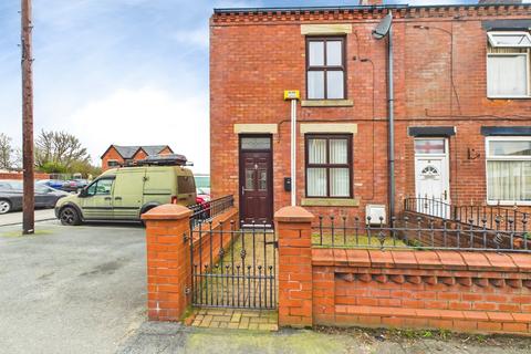 Warrington Road, Abram, WN2