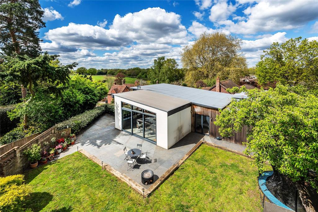 farm-lane-send-surrey-gu23-5-bed-detached-house-for-sale-1-350-000