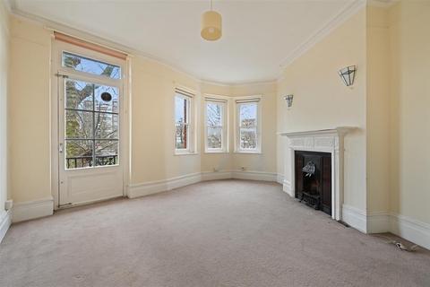 4 bedroom flat for sale, Digby Mansions, London W6