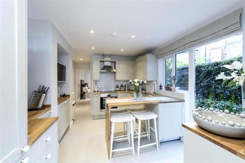Queenstown Road, Battersea, London, SW8