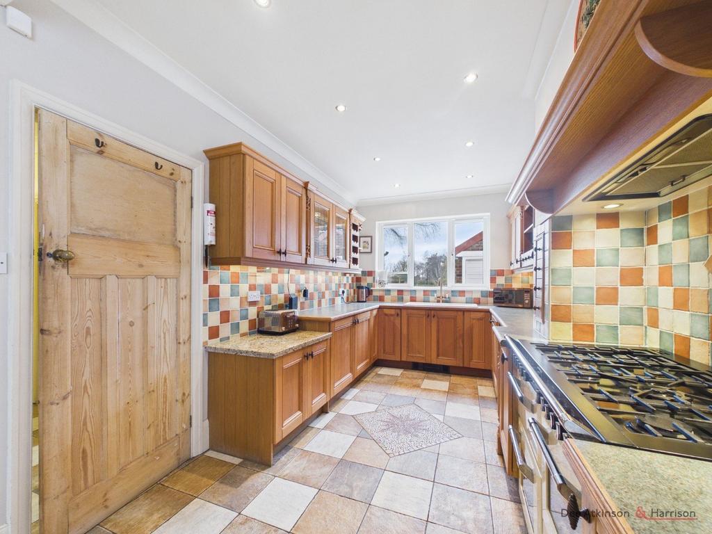 Kitchen/Breakfast Area