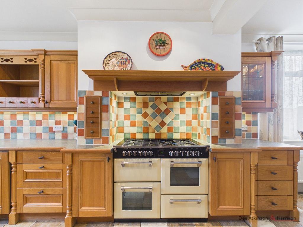 Kitchen/Breakfast Area