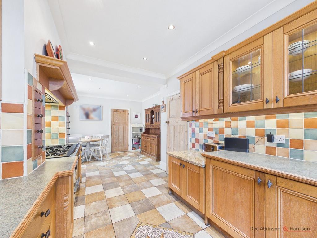 Kitchen/Breakfast Area