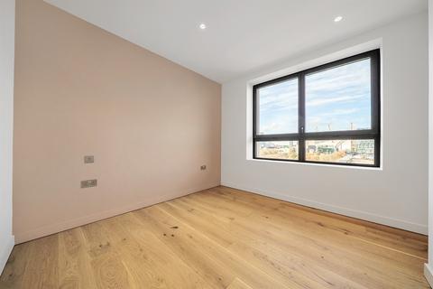 undefined, Peninsula Gardens, Mabyn Lane, Lower Riverside, Greenwich Peninsula, SE10