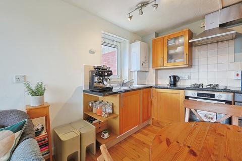 1 bedroom flat for sale, Bullen Street, Battersea, London, SW11