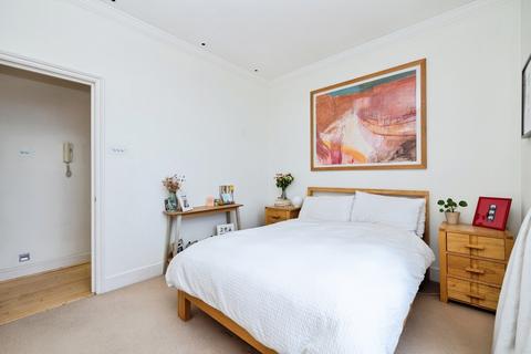 2 bedroom flat for sale, Coral Row, Battersea, London, SW11