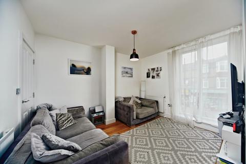 2 bedroom flat for sale, Sanderstead Road, South Croydon, CR2