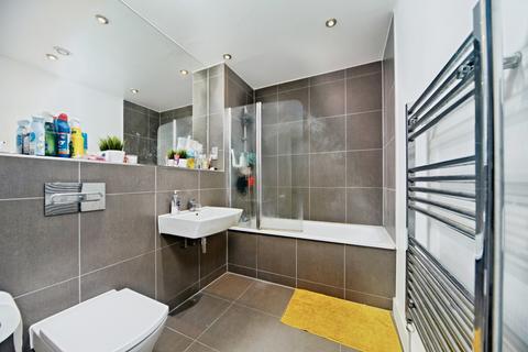 2 bedroom flat for sale, Sanderstead Road, South Croydon, CR2