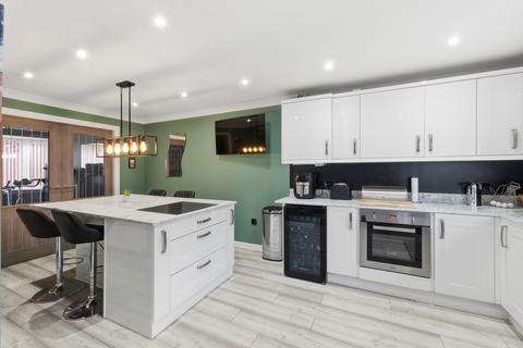 4 bedroom detached house for sale, Greenwood Close, Worksop, S81