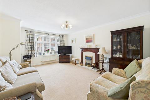 3 bedroom detached house for sale, Beaulieu Court, Bridlington