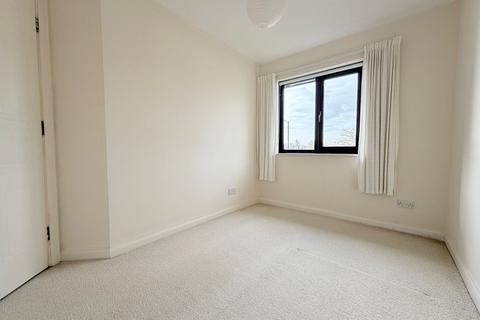 undefined, Varsity Drive, Twickenham, TW1