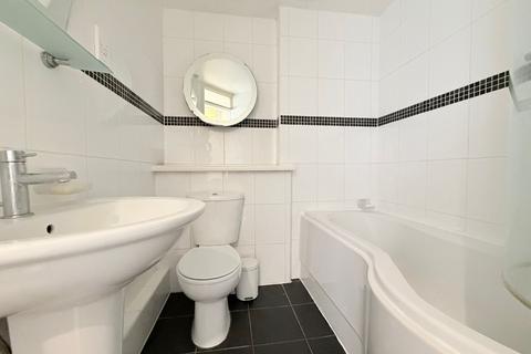 undefined, Varsity Drive, Twickenham, TW1