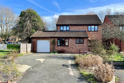 4 bedroom detached house for sale, Spinney Grove, Hereford, HR1