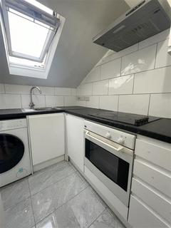Studio to rent, 38 Conyers Road, London, SW16