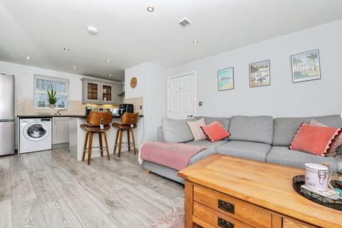 2 bedroom flat for sale, Empire Walk, GREENHITHE, Kent, DA9