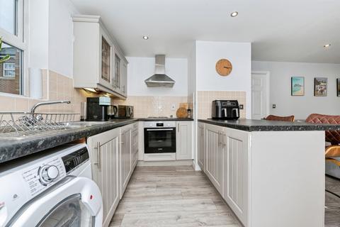 2 bedroom flat for sale, Empire Walk, GREENHITHE, Kent, DA9