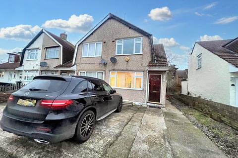 undefined, Saunton Avenue, Hayes UB3