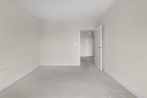 2 bedroom apartment for sale, Hampden Road, London, N8