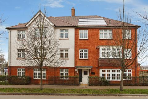 Cobnut Avenue, Maidstone, Kent, ME15
