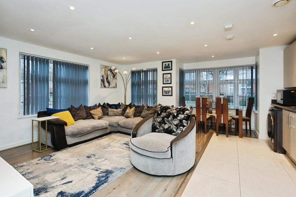 1 bedroom flat for sale