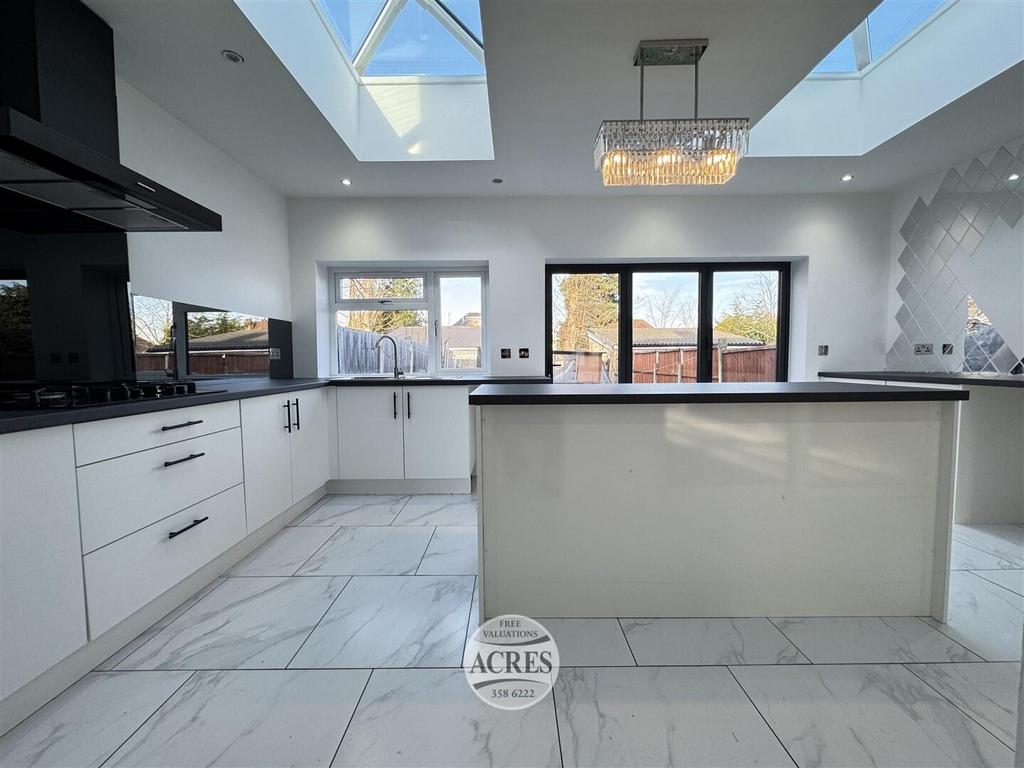 IMG 4243 (Large).jpg