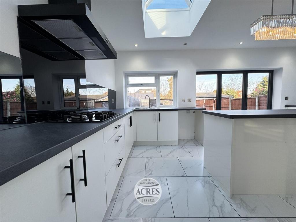 IMG 4254 (Large).jpg