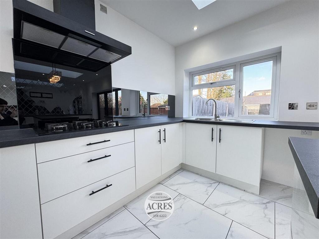 IMG 4296 (Large).jpg