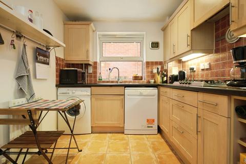 2 bedroom flat for sale, Chatsworth Square, Hove, East Sussex, BN3