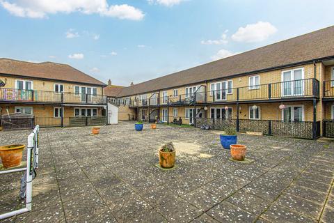 2 bedroom apartment for sale, Roche Close, Rochford, SS4
