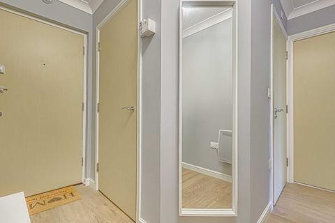2 bedroom apartment for sale, Roche Close, Rochford, SS4