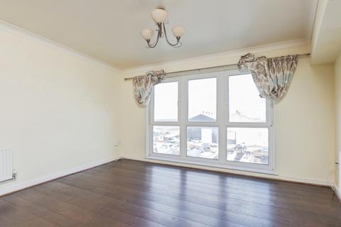 2 bedroom flat for sale, Admirals Way, Gravesend, Kent, DA12