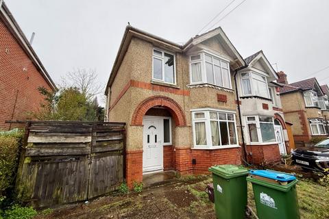 undefined, Roselands Gardens, Hampshire SO17