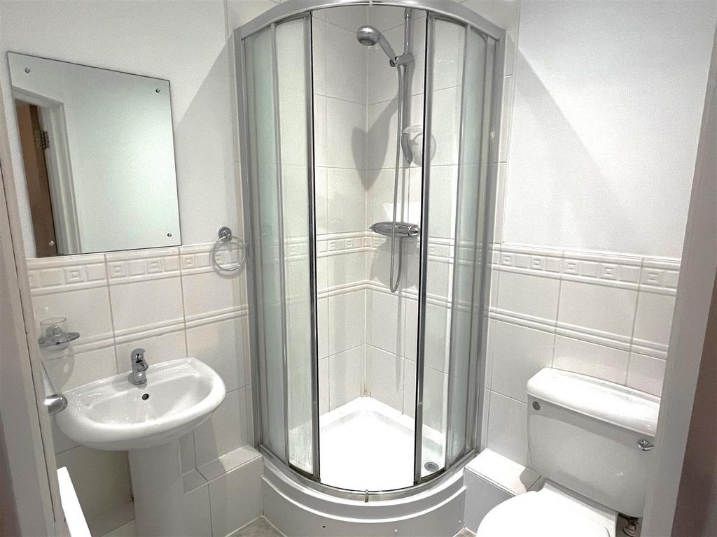 Bathroom 1.jpg