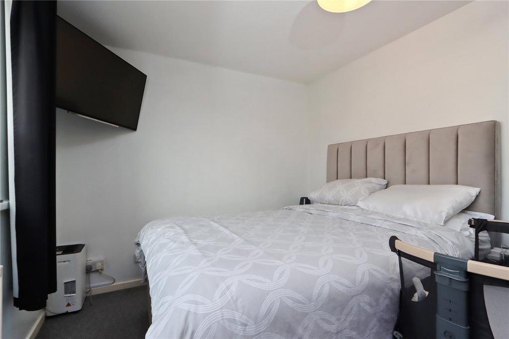 Bedroom 1 Pic 1