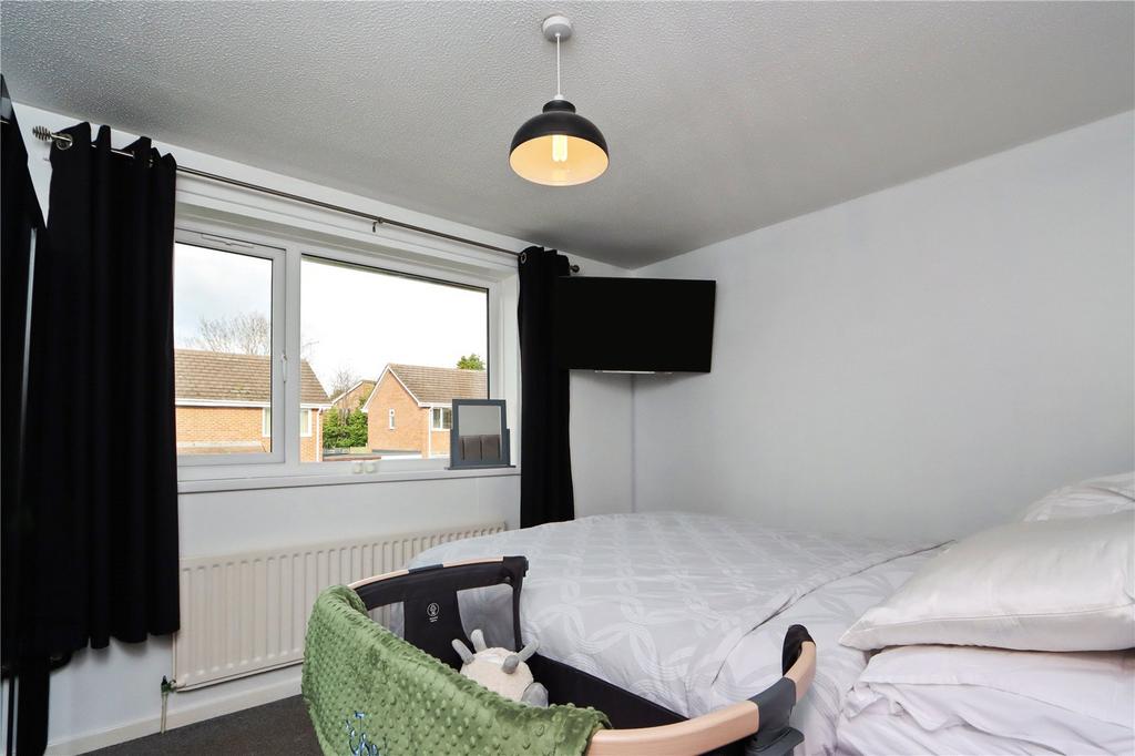Bedroom 1 Pic 2
