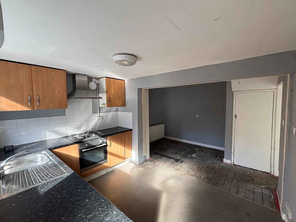 Kitchen/Dining Area