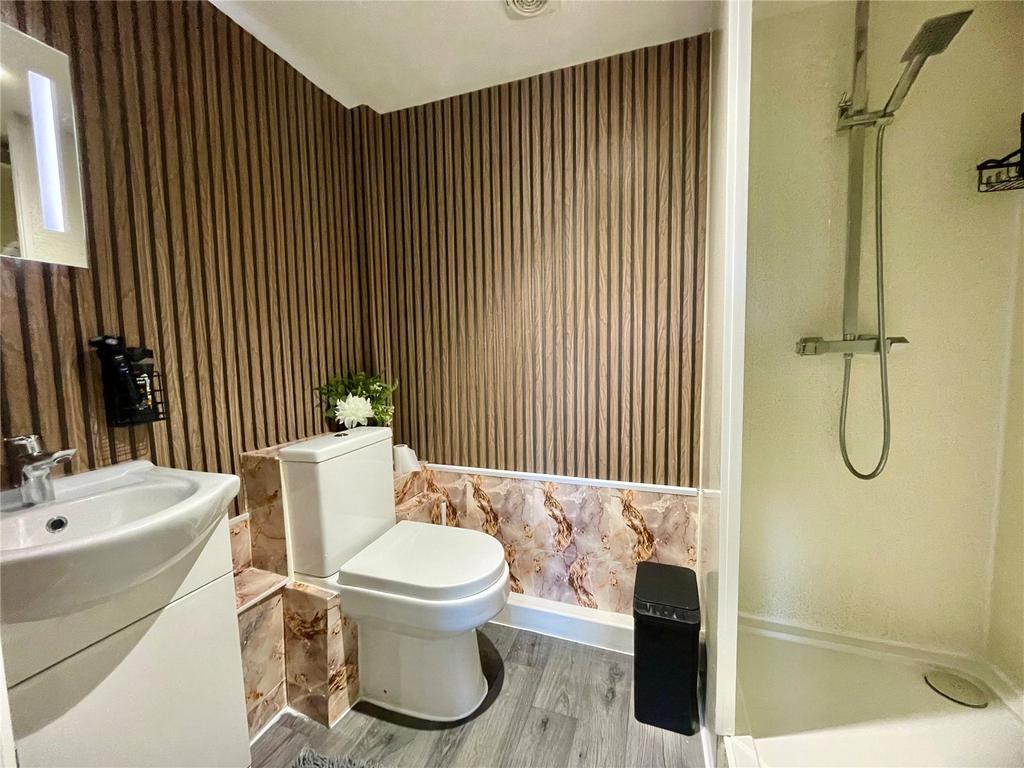 Master En-Suite