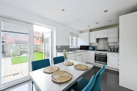 2 bedroom terraced house for sale, Emerald Road, Crawley, West Sussex, RH10