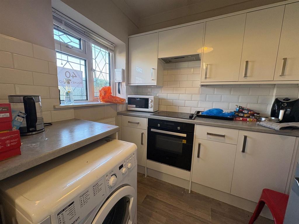 40 BOLNEY KITCHEN 2.jpg
