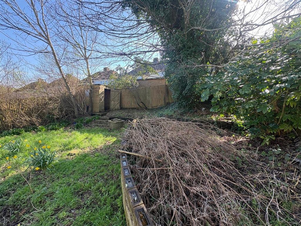 40 BOLNEY GARDEN.jpg