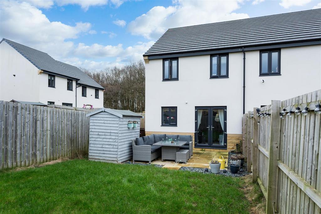 9 Eccleshall Gardens-05 blue.jpg